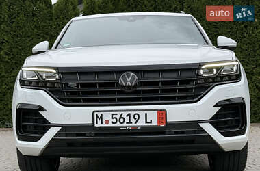 Позашляховик / Кросовер Volkswagen Touareg 2022 в 