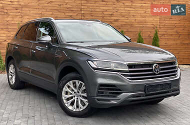 Позашляховик / Кросовер Volkswagen Touareg 2019 в 
