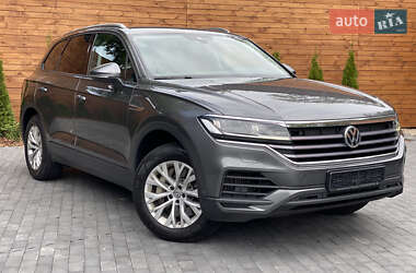 Позашляховик / Кросовер Volkswagen Touareg 2019 в 