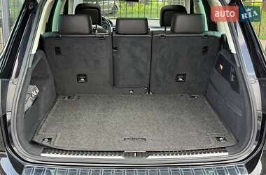 Внедорожник / Кроссовер Volkswagen Touareg 2014 в 