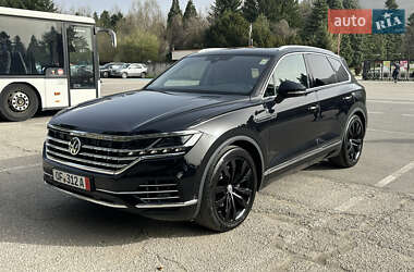 Позашляховик / Кросовер Volkswagen Touareg 2019 в Києві