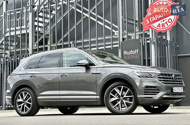 Внедорожник / Кроссовер Volkswagen Touareg 2021 в Киеве