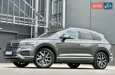 Позашляховик / Кросовер Volkswagen Touareg 2021 в 