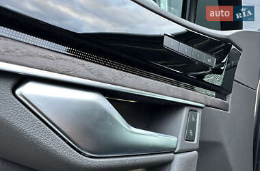 Позашляховик / Кросовер Volkswagen Touareg 2021 в 