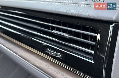 Позашляховик / Кросовер Volkswagen Touareg 2021 в 