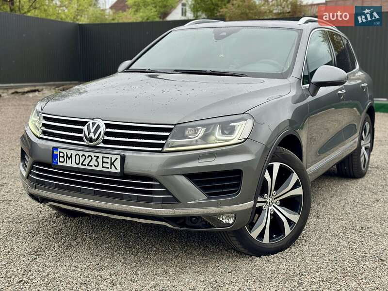 Внедорожник / Кроссовер Volkswagen Touareg 2016 в Сумах
