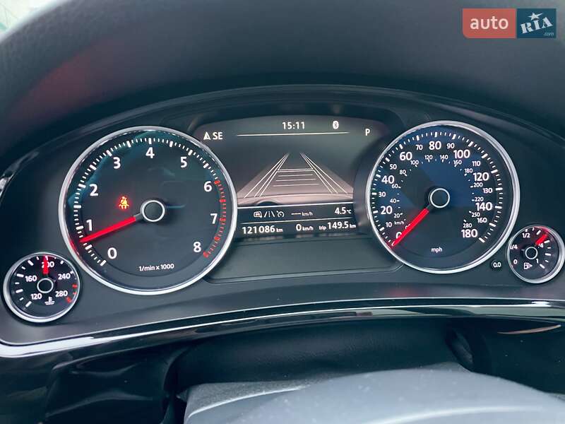 Внедорожник / Кроссовер Volkswagen Touareg 2016 в Сумах