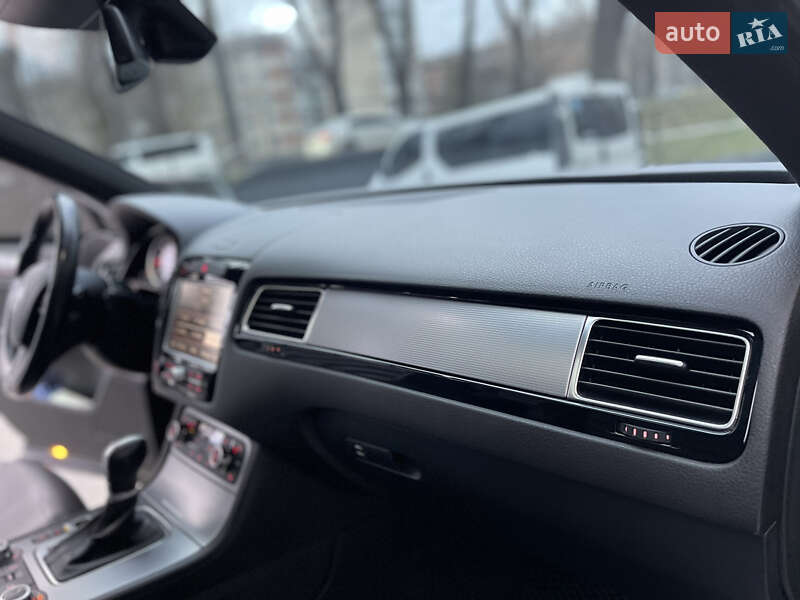 Позашляховик / Кросовер Volkswagen Touareg 2014 в Хмельницькому