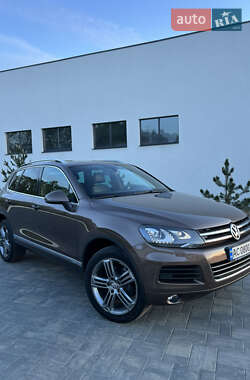 Позашляховик / Кросовер Volkswagen Touareg 2013 в 