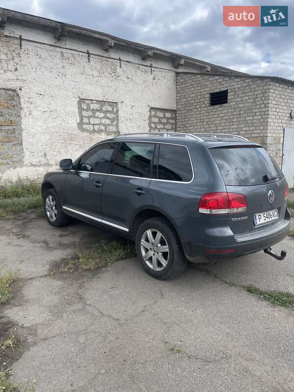 Внедорожник / Кроссовер Volkswagen Touareg 2005 в 