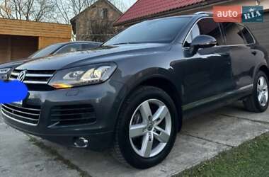 Внедорожник / Кроссовер Volkswagen Touareg 2011 в 