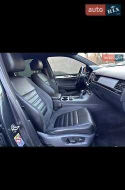 Внедорожник / Кроссовер Volkswagen Touareg 2011 в 