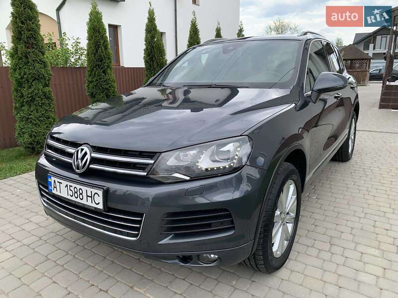 Позашляховик / Кросовер Volkswagen Touareg 2011 в 