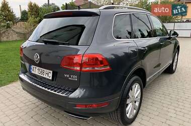 Позашляховик / Кросовер Volkswagen Touareg 2011 в 