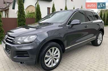 Позашляховик / Кросовер Volkswagen Touareg 2011 в 