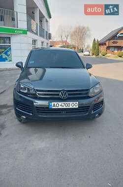 Внедорожник / Кроссовер Volkswagen Touareg 2012 в Ужгороде