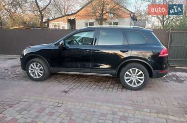 Внедорожник / Кроссовер Volkswagen Touareg 2011 в 