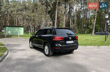 Позашляховик / Кросовер Volkswagen Touareg 2012 в 