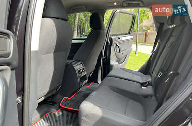 Позашляховик / Кросовер Volkswagen Touareg 2012 в 