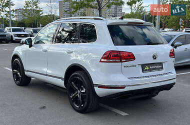 Позашляховик / Кросовер Volkswagen Touareg 2017 в 