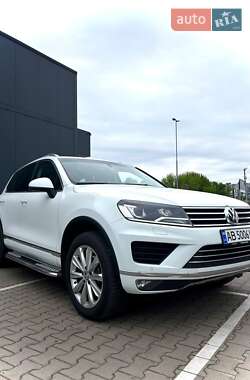 Внедорожник / Кроссовер Volkswagen Touareg 2015 в Киеве