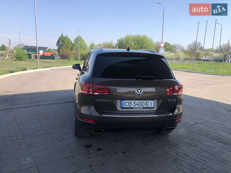 Внедорожник / Кроссовер Volkswagen Touareg 2013 в Варве