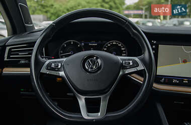Позашляховик / Кросовер Volkswagen Touareg 2018 в 