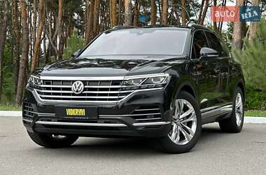 Позашляховик / Кросовер Volkswagen Touareg 2018 в Києві