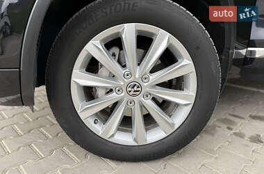 Внедорожник / Кроссовер Volkswagen Touareg 2011 в 
