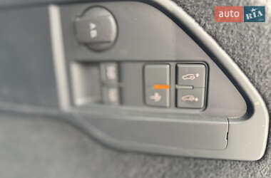 Внедорожник / Кроссовер Volkswagen Touareg 2011 в 