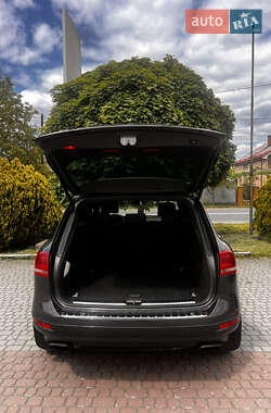 Позашляховик / Кросовер Volkswagen Touareg 2013 в 