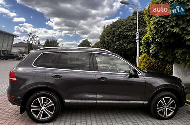 Позашляховик / Кросовер Volkswagen Touareg 2013 в 