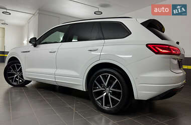 Внедорожник / Кроссовер Volkswagen Touareg 2021 в 