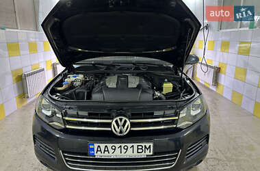 Внедорожник / Кроссовер Volkswagen Touareg 2013 в 