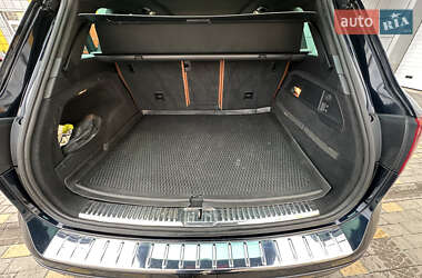 Внедорожник / Кроссовер Volkswagen Touareg 2013 в 