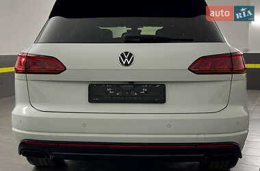 Внедорожник / Кроссовер Volkswagen Touareg 2021 в 