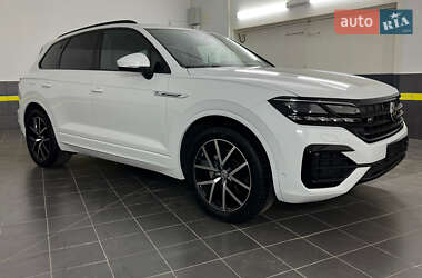 Внедорожник / Кроссовер Volkswagen Touareg 2021 в 