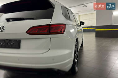 Внедорожник / Кроссовер Volkswagen Touareg 2021 в 