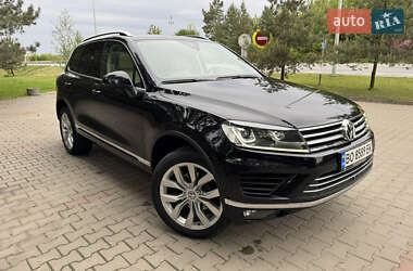 Внедорожник / Кроссовер Volkswagen Touareg 2016 в Хмельницком