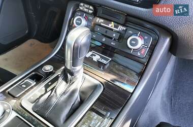 Внедорожник / Кроссовер Volkswagen Touareg 2017 в 