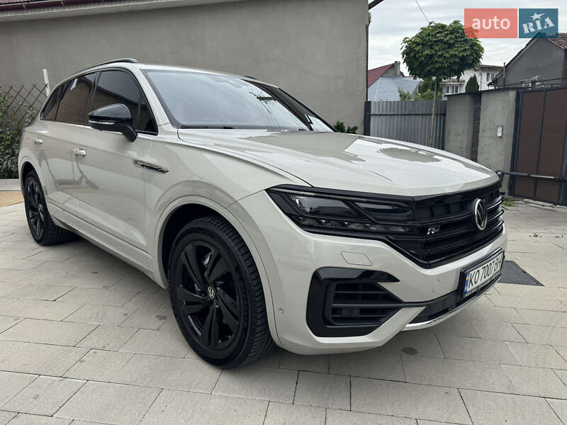Позашляховик / Кросовер Volkswagen Touareg 2020 в 