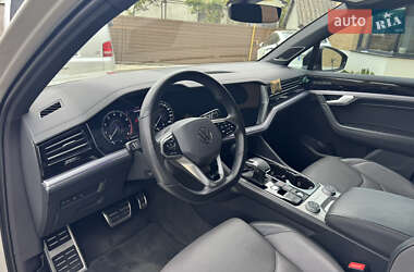 Позашляховик / Кросовер Volkswagen Touareg 2020 в 