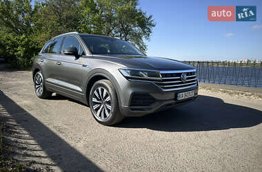Позашляховик / Кросовер Volkswagen Touareg 2021 в Києві