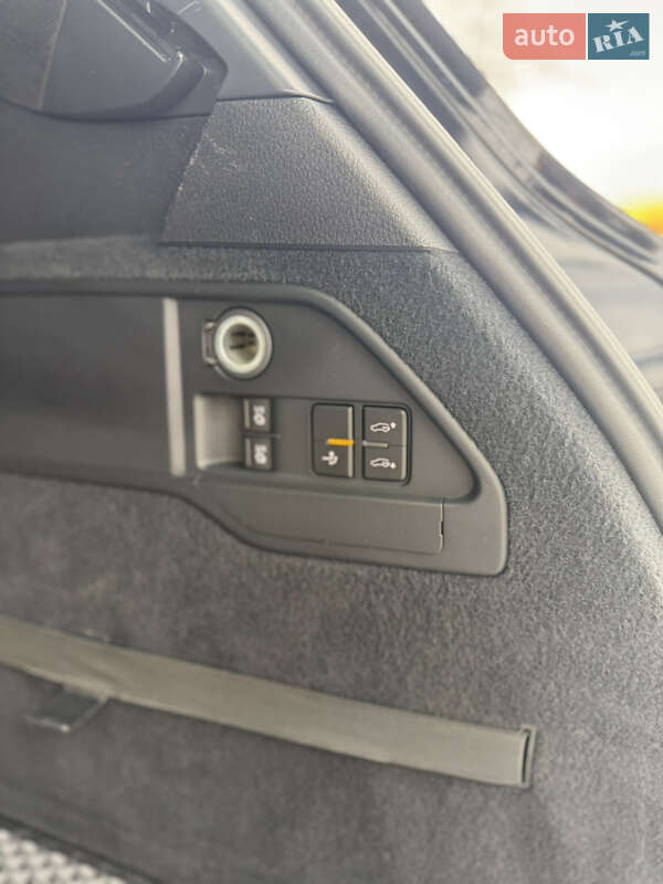 Позашляховик / Кросовер Volkswagen Touareg 2014 в Вінниці