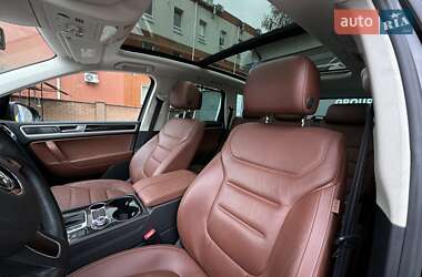 Внедорожник / Кроссовер Volkswagen Touareg 2015 в 