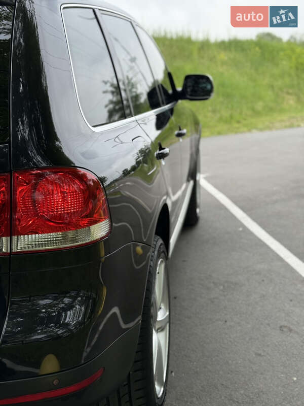 Внедорожник / Кроссовер Volkswagen Touareg 2006 в Киеве