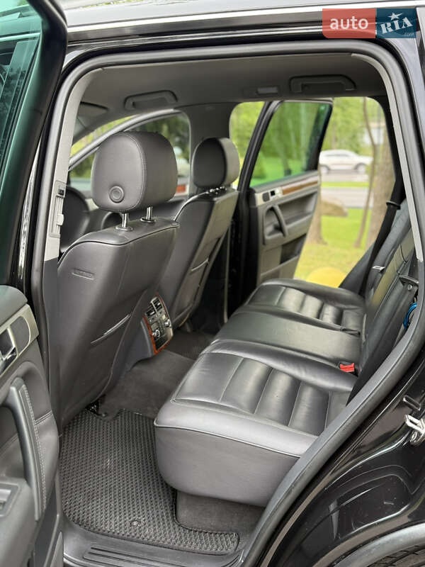 Внедорожник / Кроссовер Volkswagen Touareg 2006 в Киеве