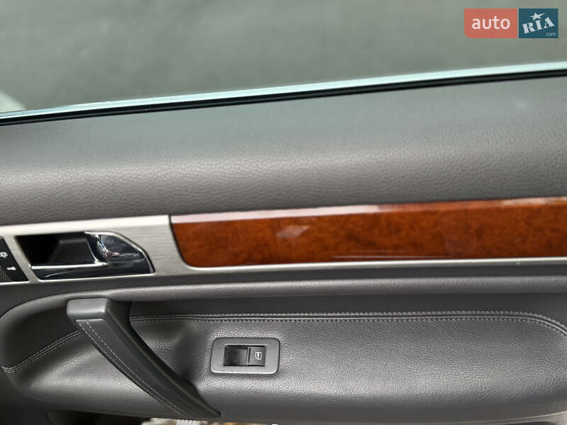 Внедорожник / Кроссовер Volkswagen Touareg 2006 в Киеве