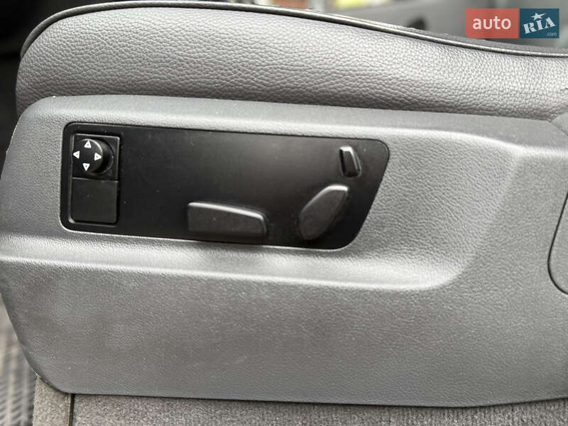 Внедорожник / Кроссовер Volkswagen Touareg 2006 в Киеве