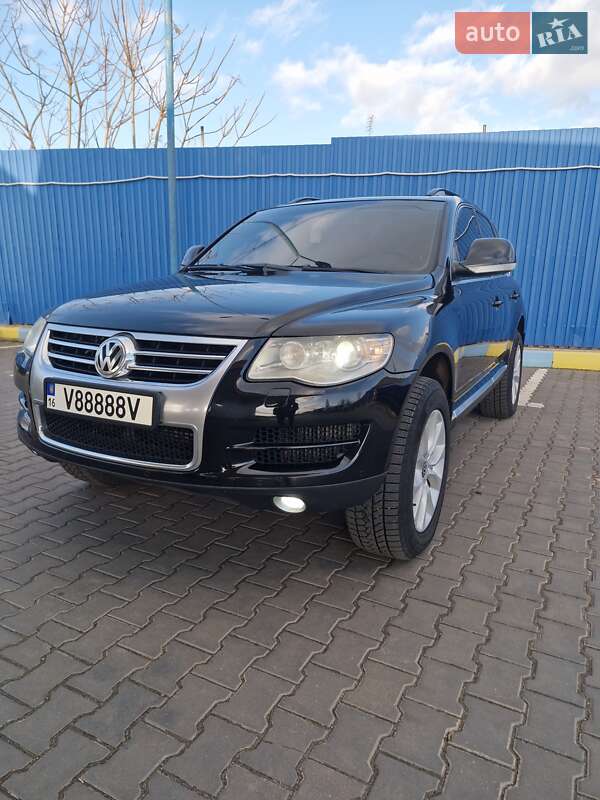 Внедорожник / Кроссовер Volkswagen Touareg 2008 в Белгороде-Днестровском